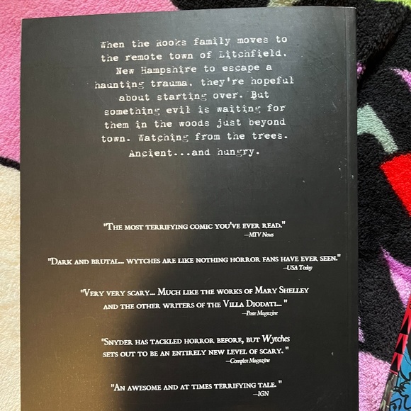 HORROR GRAPHIC NOVEL LOT- Winnebago Graveyard, Wytches, Death Head - Picture 2 of 4